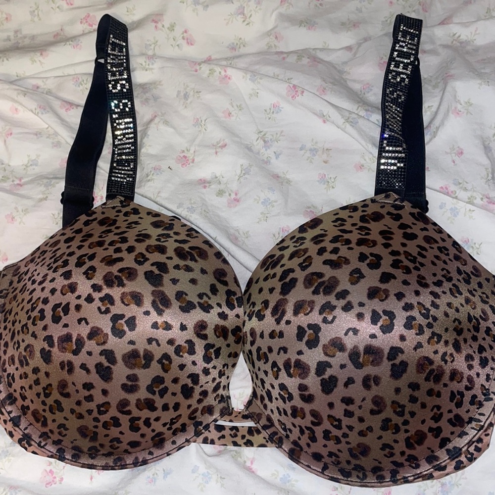 VICTORIA'S SECRET SHINR STRAP BLACK CHEETAH PRINT BRA